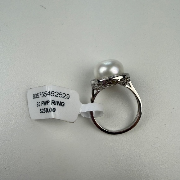 R.H. Macy & Co Womens Sterling Silver Freshwater Cultured Pearl Statement Ring - Picture 8 of 10